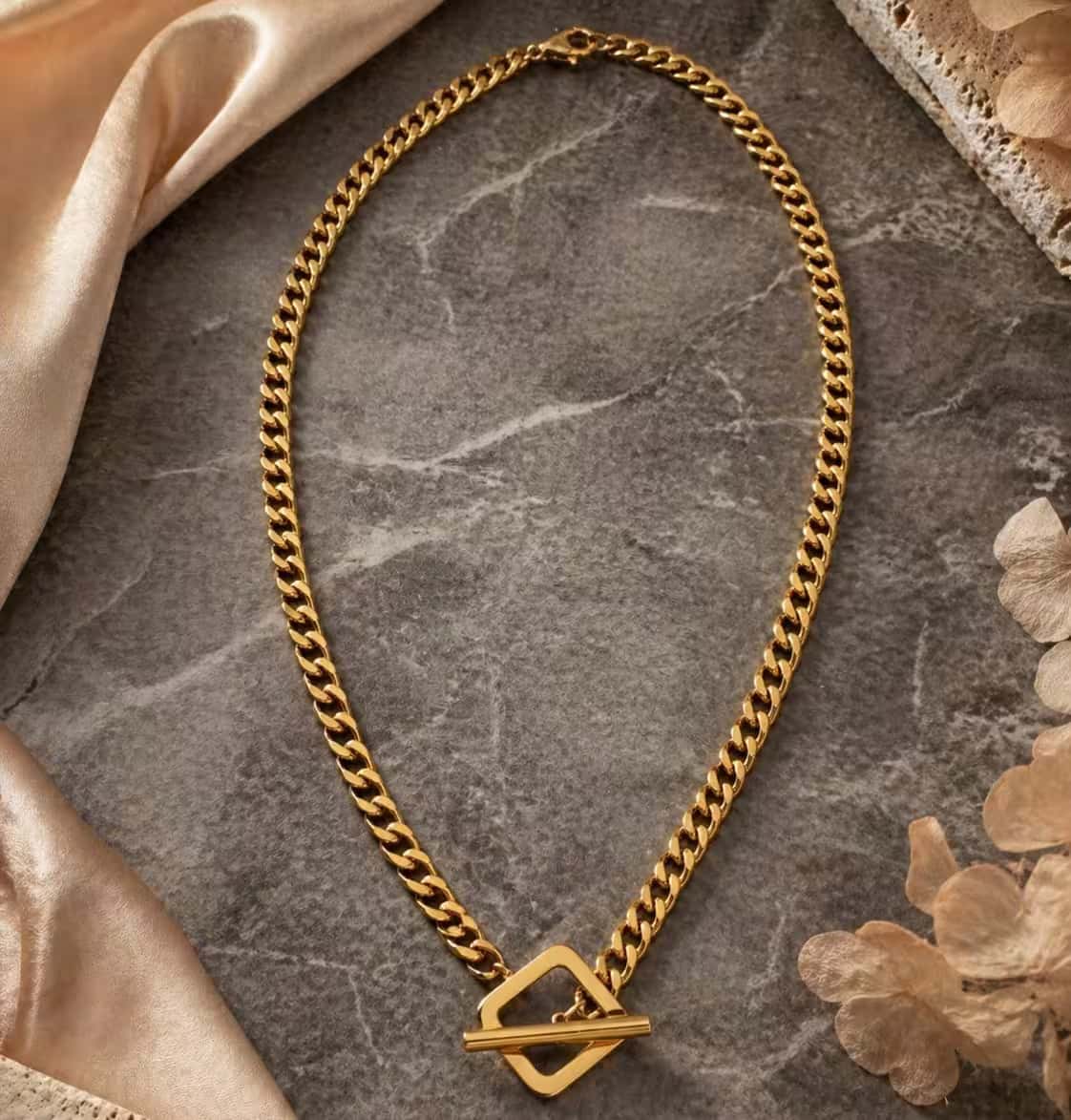 Collar Vínculo Dorado - fotografía de producto