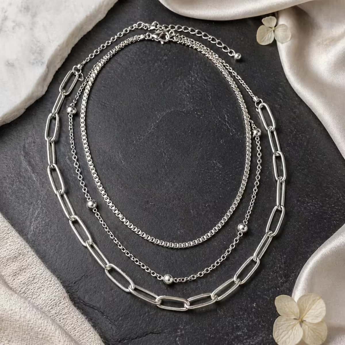 Collar Trilogía Plateada - fotografía de producto