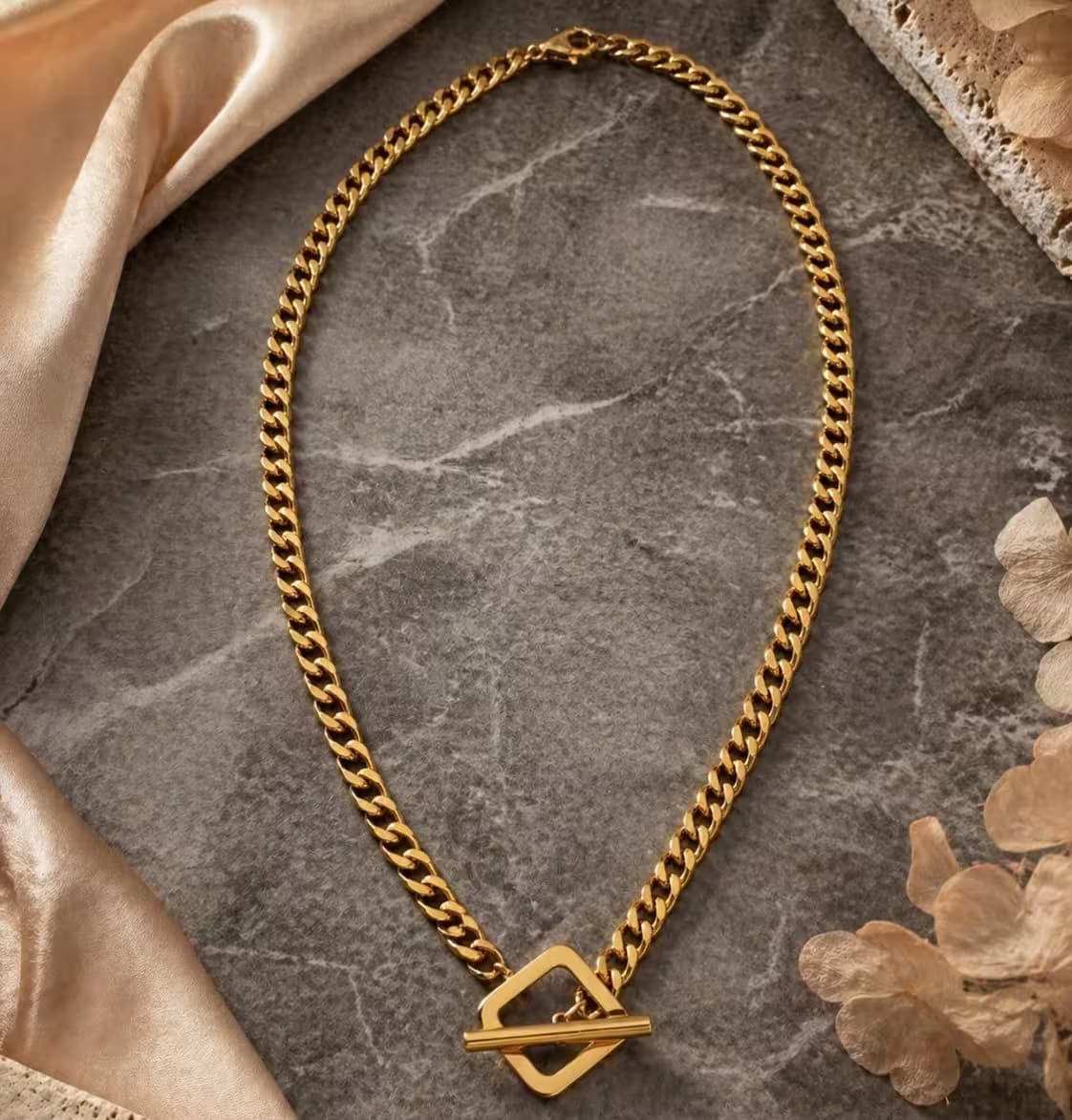 Collar Vínculo Dorado - fotografía de producto