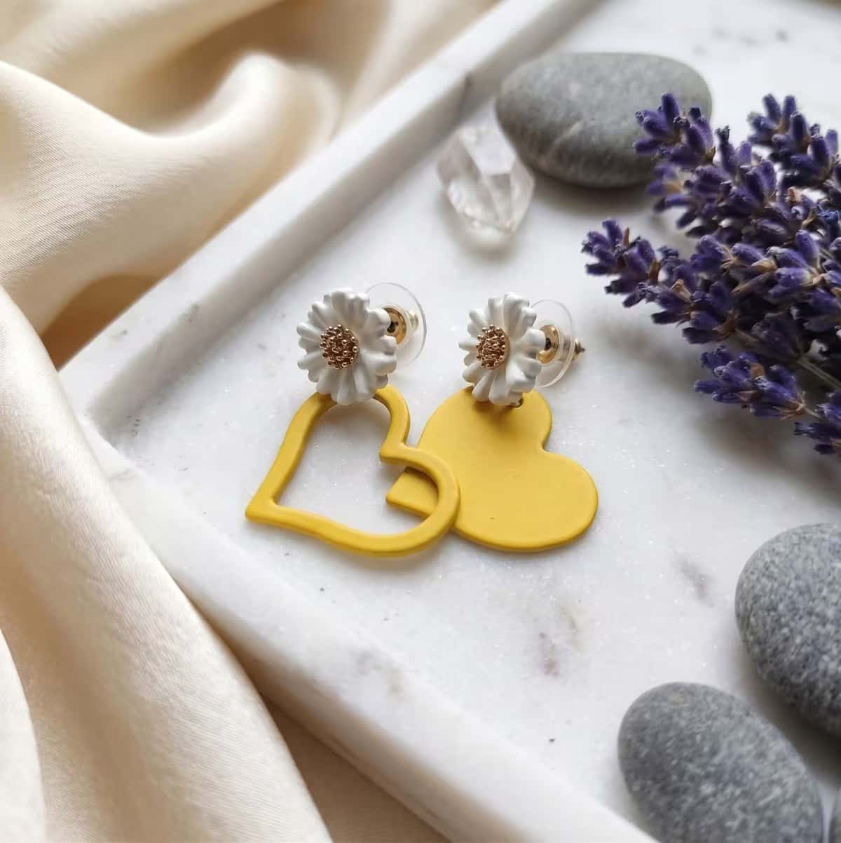 Aretes Latidos Opuestos - fotografía de producto