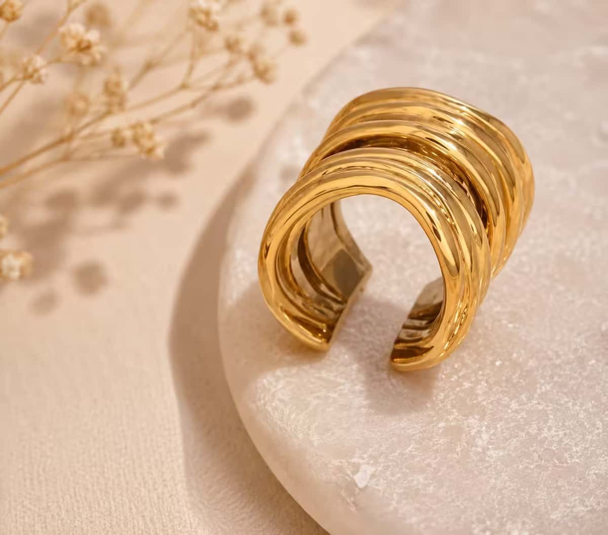 Ear Cuff Onda Dorada - fotografía de producto